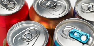 У мужчины случился инсульт после того, как он выпил 8 энергетических напитков в день. Существуют ли полезные энергетические напитки?