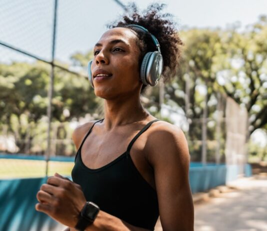 6-6-6 Walking Challenge становится вирусным для потери веса и других преимуществ. Работает ли это?