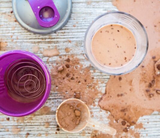 13 продуктов, которые, по мнению диетологов, полезнее протеиновых коктейлей