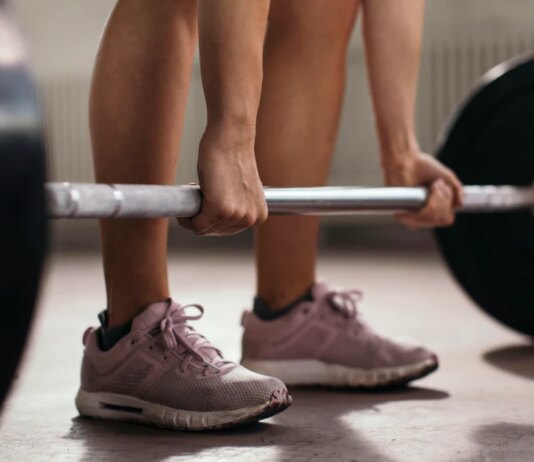 Вирусная тренировка 5×5 может привести к быстрому увеличению мышечной массы. Это безопасно?