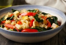 Простой трюк, который использует диетолог, чтобы достичь своей цели по потреблению белка — даже в загруженные будние вечера