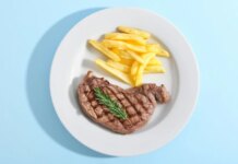 Сколько красного мяса полезно съедать в неделю? Диетолог взвешивает