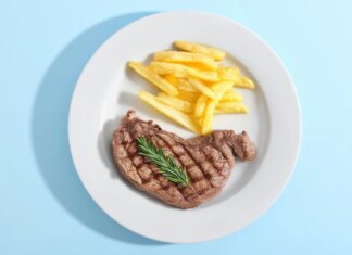 Сколько красного мяса полезно съедать в неделю? Диетолог взвешивает