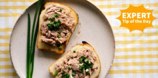 Одобренный диетологами способ превратить салат из курицы и тунца в блюдо с высоким содержанием белка
