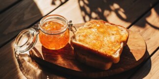 Самые полезные джемы и каких следует избегать, по мнению диетологов