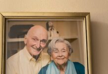 100-летний мужчина и 99-летняя жена делятся 6 советами для долгой жизни и своим «секретным оружием» долголетия